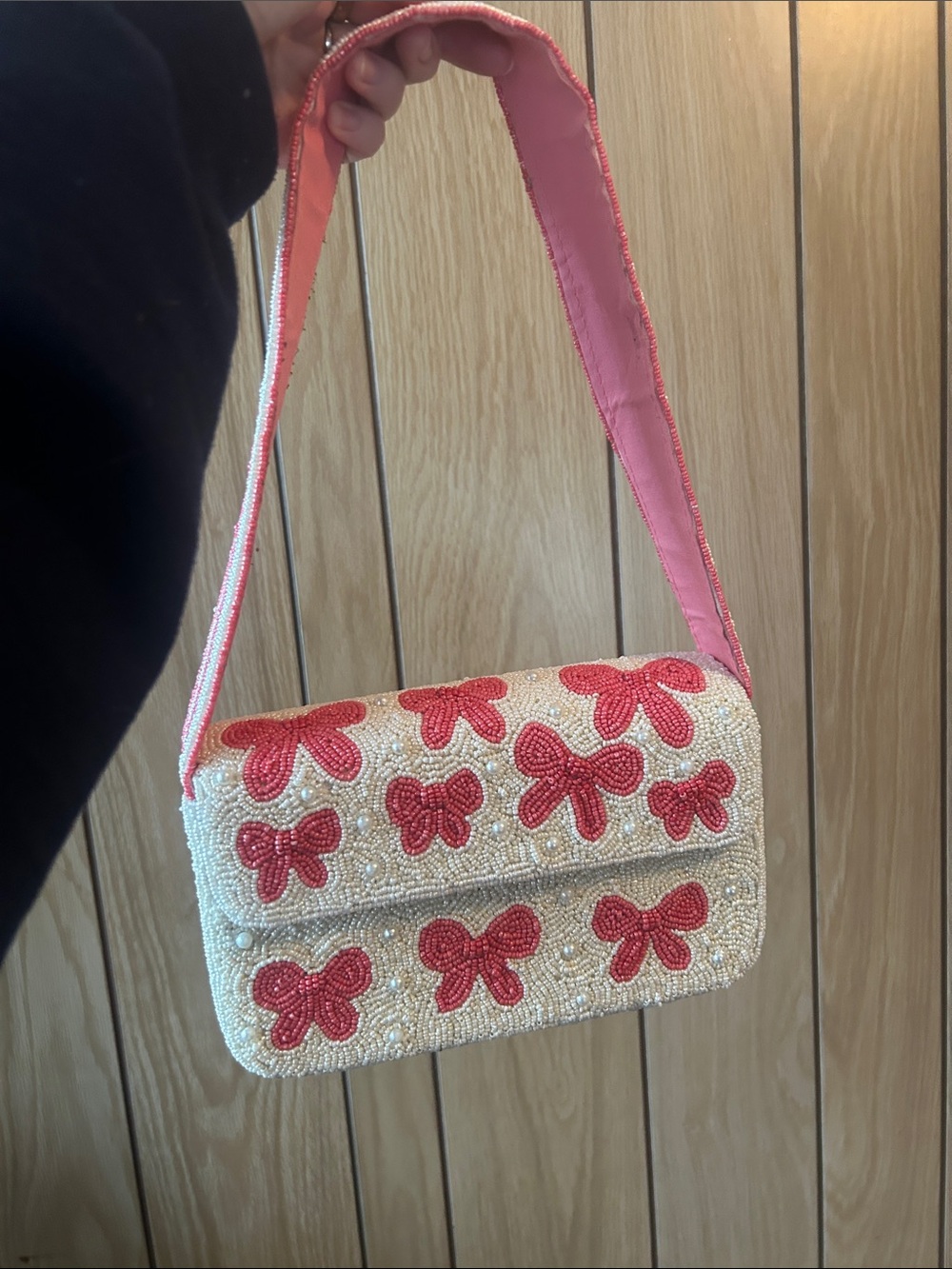 Beaded bow 🎀 shoulder bag